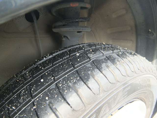 タイヤ溝あります。