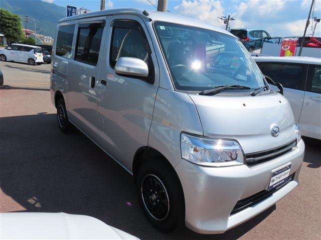 車に関する保険も扱っております！　車のことなら、購入から保険、整備まで当店にお任せください！　TEL:0120-72-1215