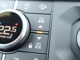 【電子制御エアサスペンション】搭載！最新のクロスリンクサスペンションによってドライビング性能がさらに進化しました。日常のオンロードから、困難を極めるオフロードまで幅広い路面環境に対応します。