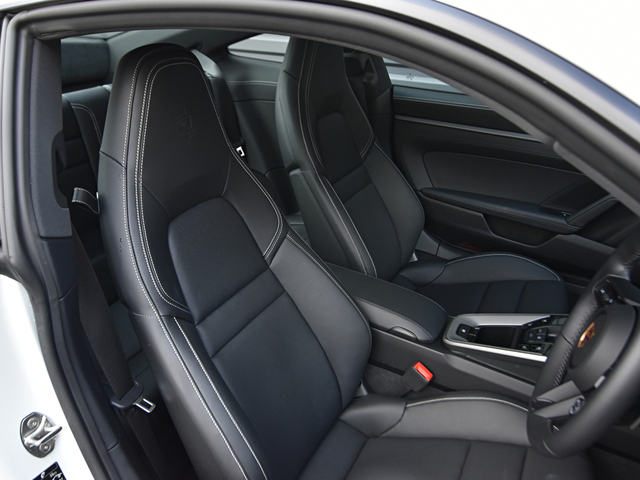 ヘッドレストのポルシェ クレスト