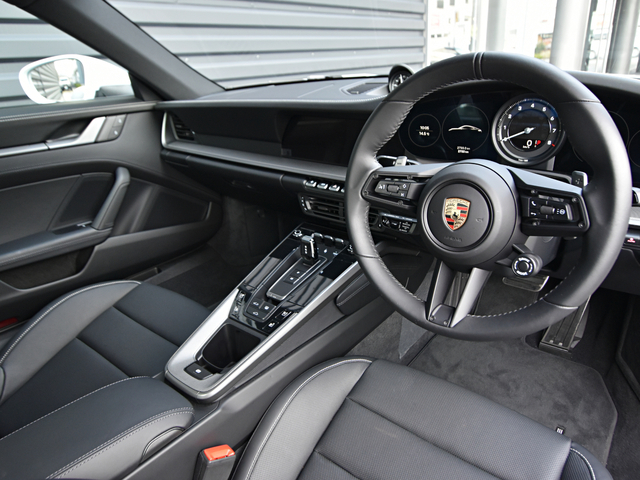 GTスポーツステアリングホイール (ヒーター付き)