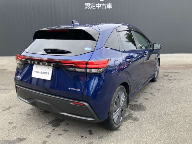 プライバシーガラスなので、中の荷物やプライバシーも保たれます。