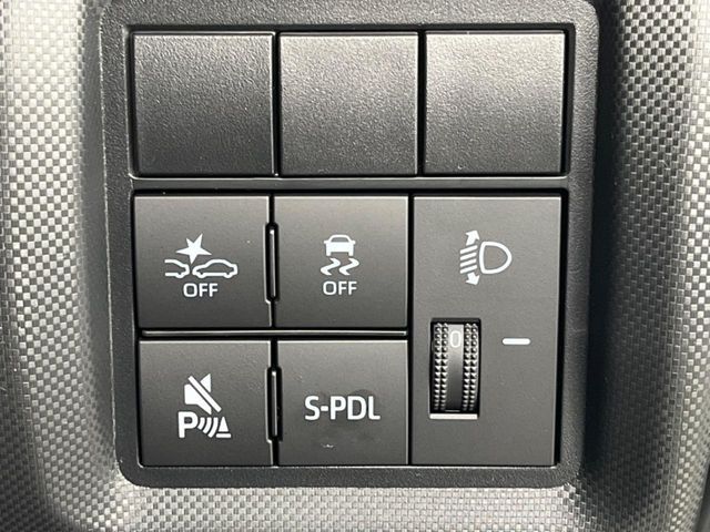 【クリアランスソナー】バンパーに付いたセンサーが障害物を検知！一定の距離に近づくとアラートで教えてくれます♪狭い駐車スペースや車庫入れ時も安心ですね☆