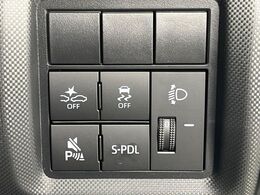 【クリアランスソナー】バンパーに付いたセンサーが障害物を検知！一定の距離に近づくとアラートで教えてくれます♪狭い駐車スペースや車庫入れ時も安心ですね☆