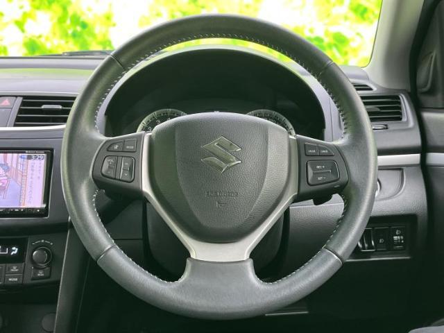 WECARSの展示場では実際に見て、触ってお車をお選びいただけます！知識の豊富な営業スタッフが様々なカーライフをご提案いたします！
