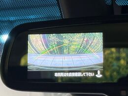 【バックカメラ】駐車時に後方がリアルタイム映像で確認できます。大型商業施設や立体駐車場での駐車時や、夜間のバック時に大活躍！運転スキルに関わらず、今や必須となった装備のひとつです！