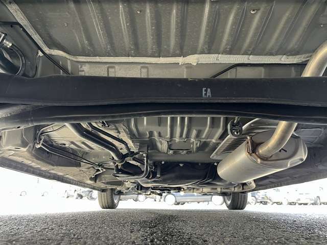 自社陸運局認証工場＆指定工場完備！国家資格車検検査員資格を持った整備士による整備。ステレオ・エアコン等走行に関係の無い所も不具合箇所が有れば修理してご納車致します☆