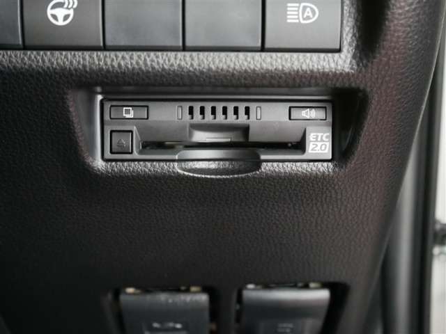 ETC車載器付きです。高速道路の料金所もスムーズに通過できます。