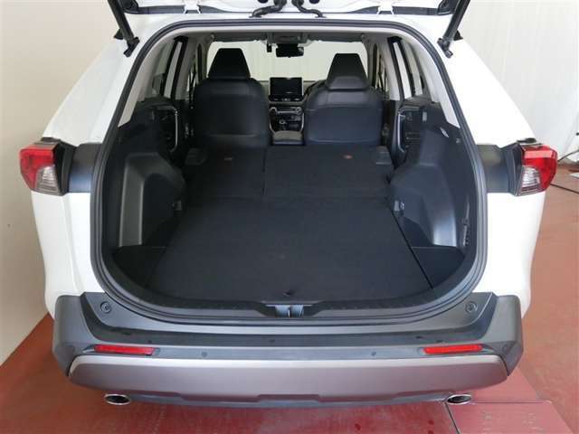 水平に倒すことができますので、大きな荷物もラクラク積めます！！