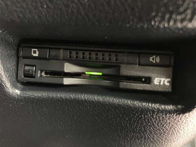 ETC付きです。高速道路のゲートをキャッシュレスでスイスイ通過！遠出をされる方にも便利なアイテムです。