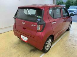 当店では車両本体価格以外に、諸費用を含めた支払総額も表示しておりますので、お客様の予算にピッタリのおクルマお選びができます。コーティングやJAFをセットにしたオトクな購入パックも好評です。