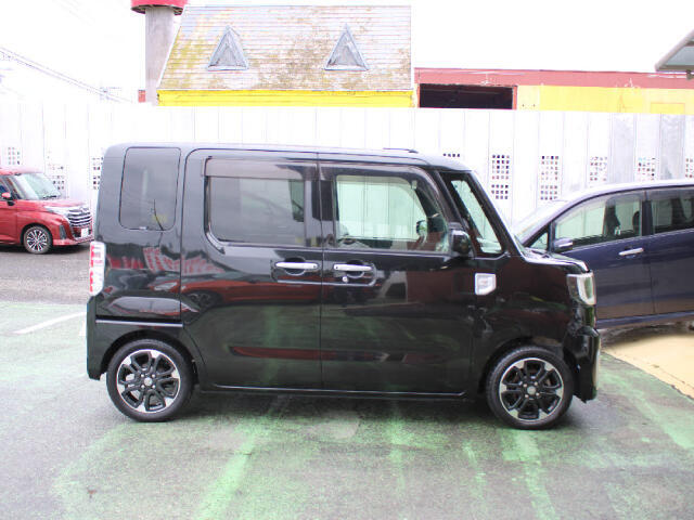「当社のこだわり」全車8万キロ以内の良質車。走行距離はお車のバロメーターです。当社では8万キロ以上のお車は展示しておりません。なおかつ、メーター管理システムで不正メーターは1台もありません。