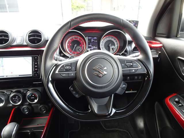 弊社の車両は展示前にボディ磨きにて艶出し、内装クリーニングを施工しております！オプション等のしつこい勧誘致しませんので安心してご来店下さい！