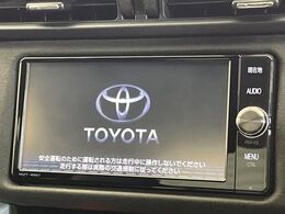 【純正ナビ】人気の純正ナビを装備しております。ナビの使いやすさはもちろん、オーディオ機能も充実！キャンプや旅行はもちろん、通勤や買い物など普段のドライブも楽しくなるはず♪