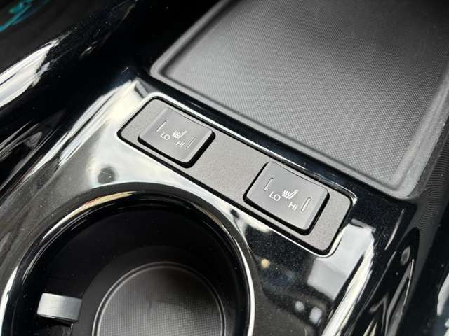 ★シートヒーターが搭載されております！冬場は重宝しますね！