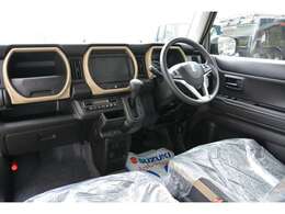 新車専門店カーズカフェの厳選新車専用オプションセットプランもご用意しております。総額でお得にご提案！登録諸費用、自賠責も車両総額に全て込みですのでご予算も明解安心です！