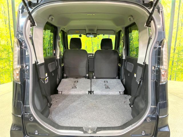 後席を格納すると、これだけの広さが！シーンに合わせたシートアレンジで、大きな荷物も積むことが出来ます♪