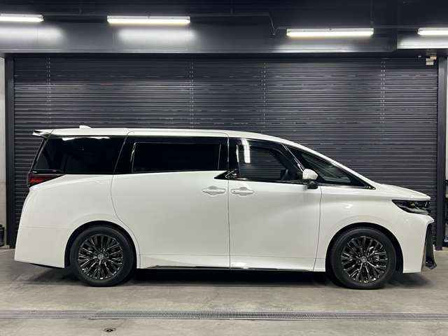 ・左右独立ムーンルーフ・デジタルインナーミラー・ヘッドアップディスプレイ・電動リアゲート・革シート・ETC2.0・シートヒーター/クーラー・純正19インチアルミ