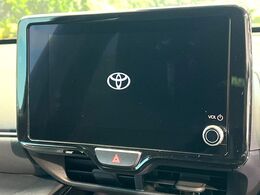 【8インチ　ディスプレイオーディオ】大画面のディスプレイはAppleCarPlayやAndroidAutoが利用可能。大きな画面でスマホナビアプリ等が利用いただけます♪