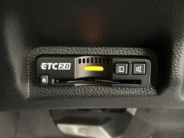 【ETC2.0（DSRC）】ETCカードを挿入すれば料金所はノンストップで通過できます。ETC限定の割引や、高速道路の情報提供サービスを利用できます。