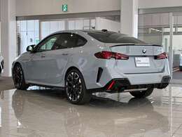 BMWを熟知したメカニックよる100項目の納車前点検☆ドイツ本国と同様の教育・訓練を受けたBMW専門メカニックが100項目にも上るポイントを徹底的にチェックいたします。