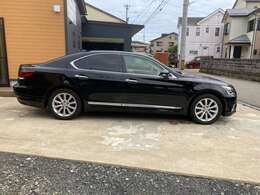 全国各地に納車させて頂いておりますが、分かりにくい程度の小キズはありますので一度、問い合わせや現車確認お願い致します。陸送から名義変更など納車まですべて対応させて頂いております。