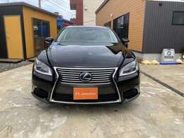 福井商事株式会社です。創立15周年です。今後も一層のサービス向上を目指し、スタッフ全員が誠心誠意努める覚悟でございます。そして選びぬかれた上質な車を全国にお届けさせて頂きます