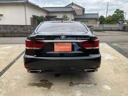 日曜、祝日は定休日ですので、遠方からのお客様は一度ご連絡を頂き、予約をして頂ければ幸いです。担当の山下が責任を持ち対応させて頂きます。