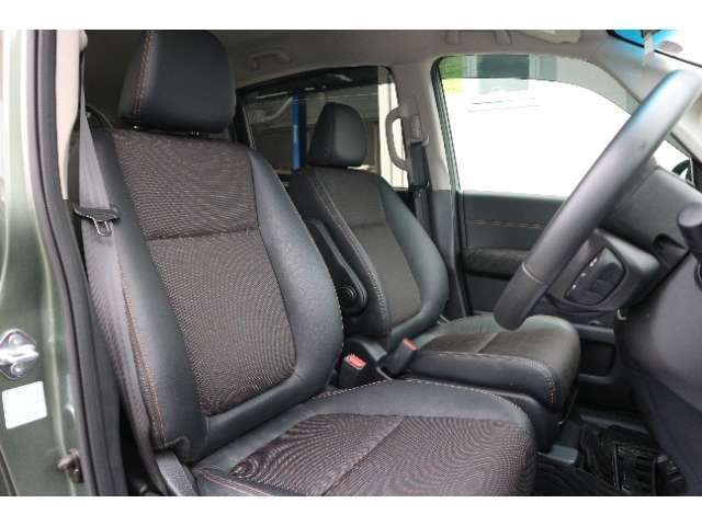 コンパクトボディーで運転がしやすいフリードハイブリッドです☆