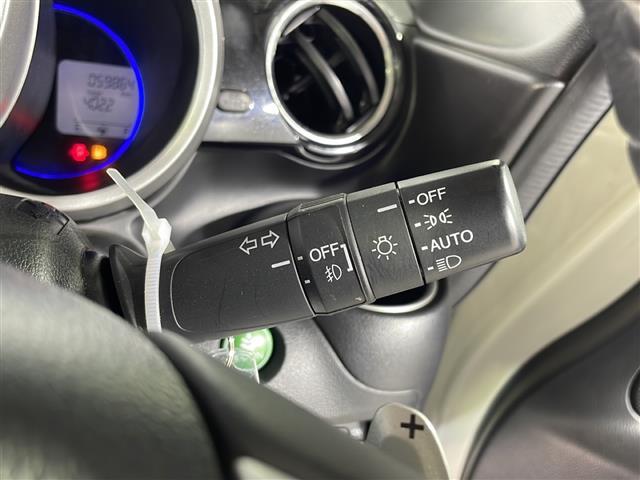 【運転席操作部】『運転席周辺の装備』の画像になります。快適なドライブを楽しむための機能が装備されています！運転席から触れるので使いやすいです！