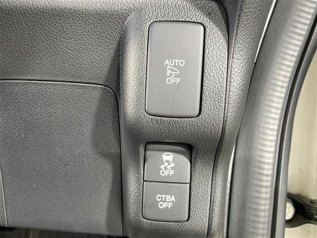 【運転席操作部】『運転席周辺の装備』の画像になります。快適なドライブを楽しむための機能が装備されています！運転席から触れるので使いやすいです！
