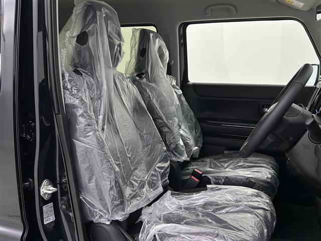 【運転席】座り心地が良いシートなので長時間の運転でも快適にお過ごしいただけます。新品のフロアマットのご注文も可能です。掲載箇所以外にご希望の写真がございましたらお気軽にお問い合わせ下さい。