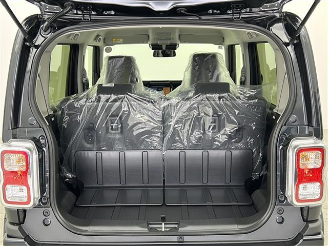 【トランク】積み込みやすくて、たっぷり積める荷室です。シートアレンジできるものは、乗車人数と荷物の量や大きさによってシートを動かすことができるので、より快適なドライブが可能です！