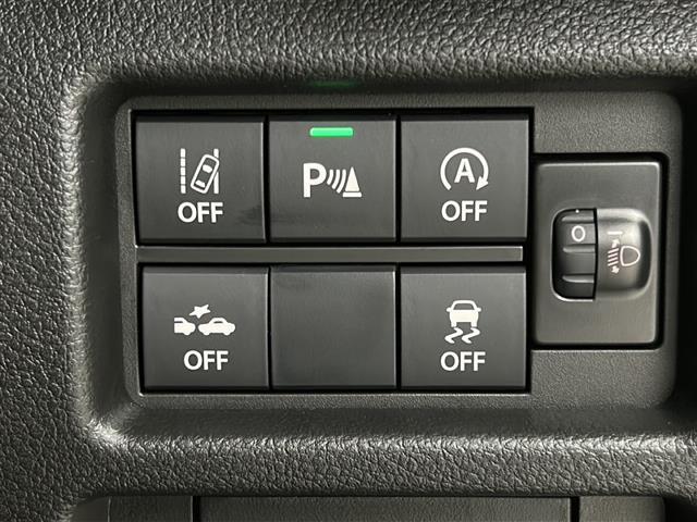 【パーキングソナー】センサーが検知した障害物との距離に応じて、警告音を変えてお知らせします！縦列駐車時や駐車場・車庫などでの取り回しをサポートします。