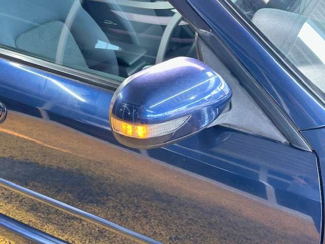 ミラーウィンカーは歩行者の視線の高さに合わせて目に付きやすく、安全性が高まります！それに見た目もオシャレですよね！最近では多くなってきました！ちゃんと付いてますよ！！