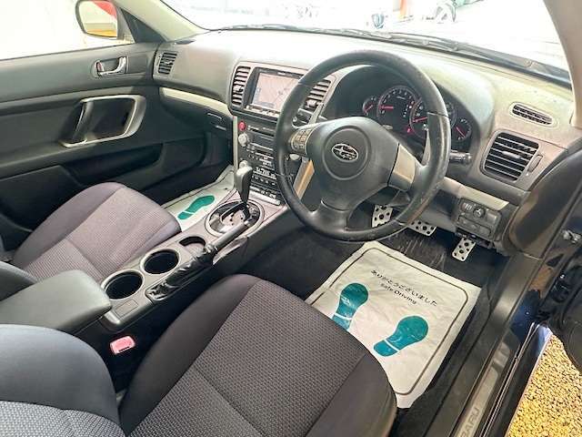 運転席廻りの画像です！操作スイッチ類も比較的に綺麗な状態です♪他に詳細画像をご希望の方はこちら！【1st@e-g-a.co.jp】へご連絡ください！