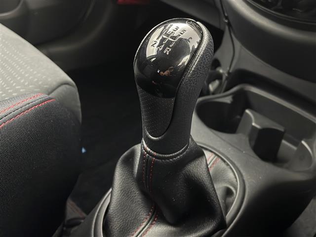 【シフトレバー】シフトも操作しやすく快適なドライブを楽しんでいただけます！