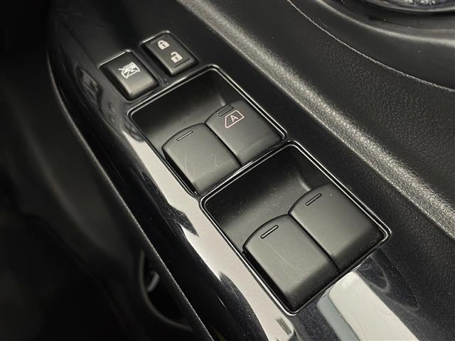 【窓操作部】軽い力で、窓を開けたり閉めたりすることができます！掲載箇所以外にご希望の写真がございましたら、お気軽にお問い合わせ下さい！メールや郵送でお送りさせていただきます。