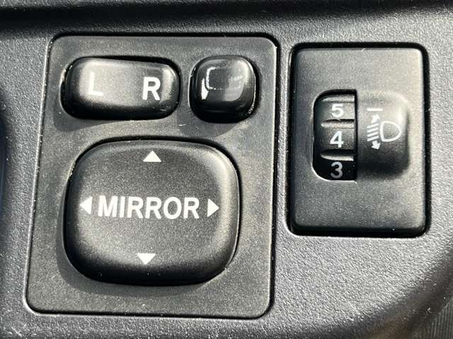 積載車も完備しておりますので、もしものトラブルの際にはシシドモータースのスタッフが現場まで駆けつけます！！