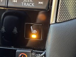 【シートヒーター】寒い日に重宝するシートヒーター！エアコンより早く温まってくれるので寒がりの人も安心ですね♪エアコンの温風は乾燥するから苦手、という方にもをおすすめです。