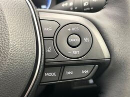 【レーダークルーズコントロール】高速道路での長距離走行が楽に！！自動で速度を保つクルーズコントロールが、衝突軽減システムと連携し、前方の車両を感知して車間を保つように速度調節してくれます！！