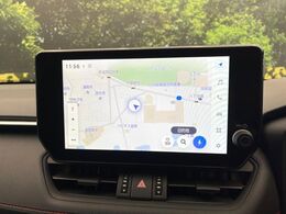 【純正10.5型ナビ】高級感とインパクトのある大画面ナビを装備。各種オーディオ操作はもちろん、スマホ連携もできる利便性の高いナビです♪