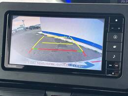 【バックカメラ】駐車時に後方がリアルタイム映像で確認できます。大型商業施設や立体駐車場での駐車時や、夜間のバック時に大活躍！運転スキルに関わらず、今や必須となった装備のひとつです！