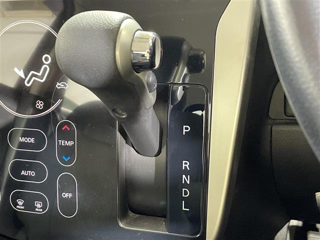 【シフトレバー】『シフトレバー』の画像になります。写真の内容に関してご不明点、ご質問等がございましたらお気軽にガリバー店舗までお問い合わせください。