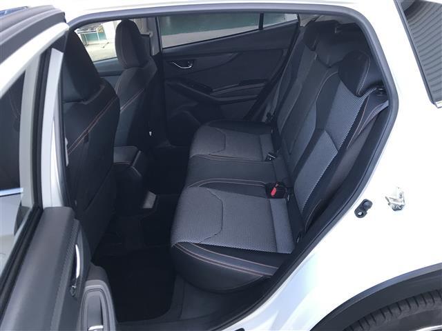 ◇2列目シート【広々としたスペースで大人の方でも十分座るスペースがございます！オプションでシート撥水、内装丸洗いクリーニングなども取り扱っております。ご希望の際はスタッフまでお申し付けください。】