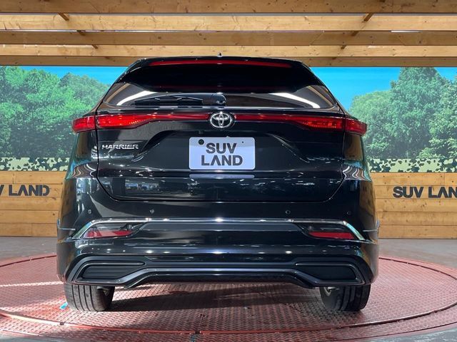 安心の最長10年・走行無制限保証（有償）をご用意。保証内容も充実はもちろん、無料点検＆オイル交換や、年中無休の全国・24時間ロードサービスも付帯されておりますのでご安心下さい。