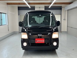 今回紹介させていただく車両は、H24サンバーバンです。グレードはディアス・スーパーチャージャーです。こちらの車両は4WD車です。ワンオーナー車でスバルでの記録簿が全て残っております。