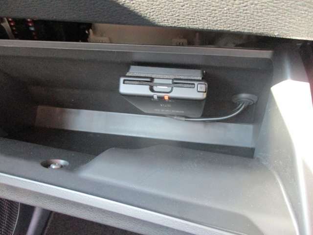 ETCが装着されてます。高速道路を利用されてるお客様は必須ですね。