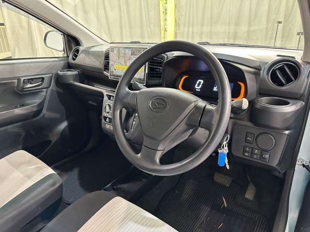 当店のこだわりはズバリ「価格」です。車両仕入れにとことんこだわり、良質な車両を安く取り揃えております。