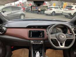 運転席まわりです。細かいオプションなど、気になるところがあればお気軽にメールやお電話等でお問合せください。